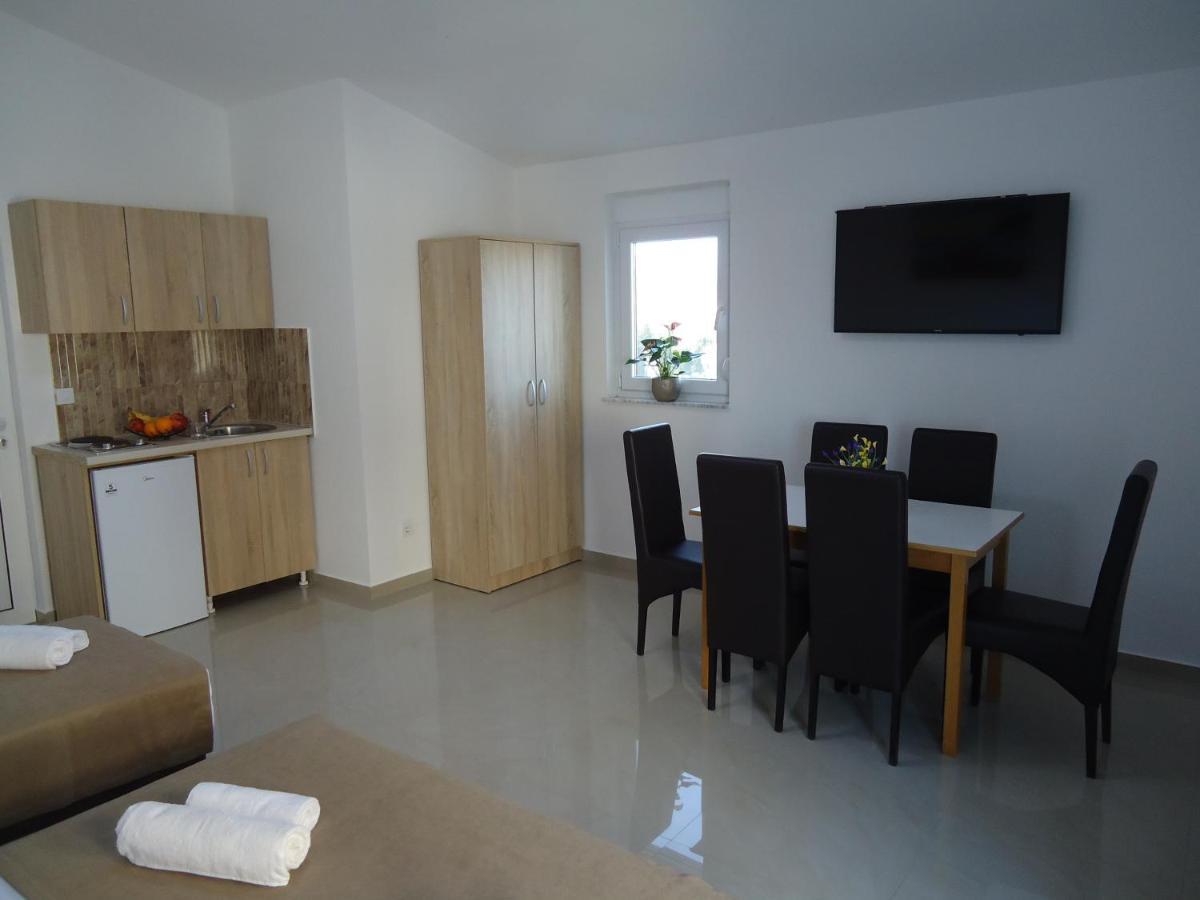 Nina Donji Stoj Apartment