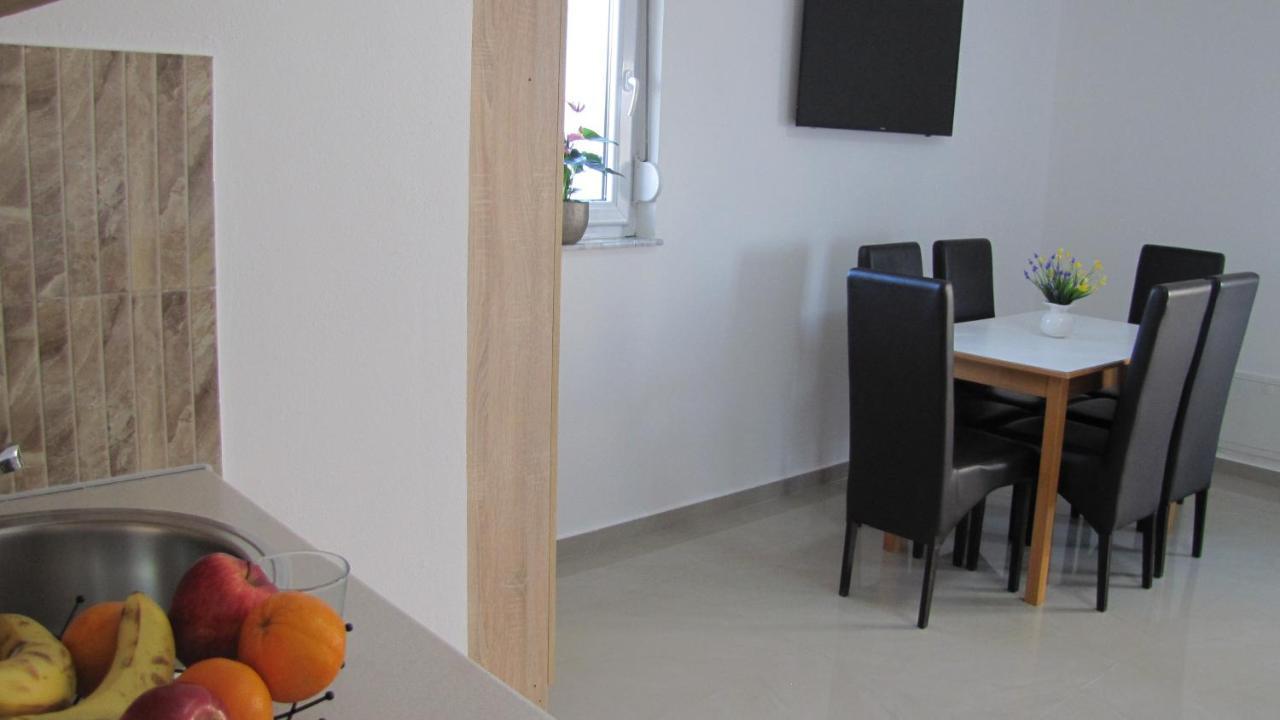 Nina Donji Stoj Apartment